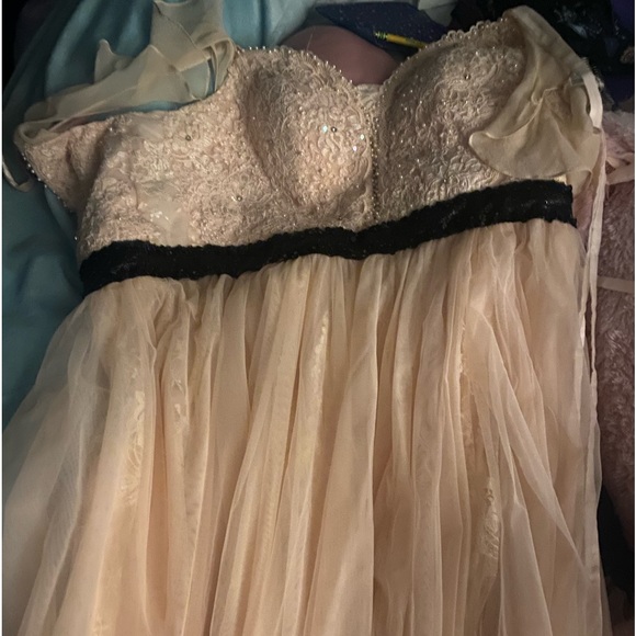 If you want to try it on let me know I’m in the Elizabethtown area - Picture 3 of 5